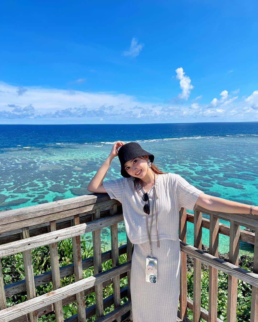 池田沙代のインスタグラム：「景色最高だね🥹🩵  登るのはまぁまぁ疲れた🥱笑  #いむぎゃーマリンガーデン」