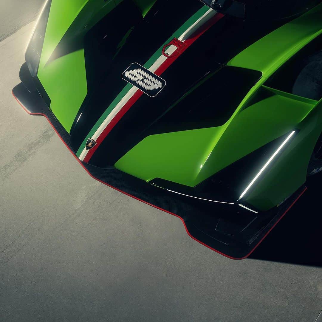 HYPEBEASTさんのインスタグラム写真 - (HYPEBEASTInstagram)「@hypedrive: @lamborghini has just unveiled its first hybrid endurance racing prototype, the SC63, at the Goodwood Festival of Speed — designed to compete in the 24 Hours of Le Mans.⁠ ⁠ The SC63 represents Lamborghini’s commitment to electrification and hybridization, extending this pursuit to its Motorsport division. Technical features of the SC63 include a new 3.8-liter twin-turbo V8 engine, bodywork created in collaboration between Lamborghini Centro Stile and the race design team, as well as various other innovative design and technology elements, forming what Lamborghini says is “a jewel to be proud of.”⁠ ⁠ The SC63 is set to compete in the Hypercar class of the 2024 FIA World Endurance Championship, which includes the aforementioned 24 Hours of Le Mans and will additionally race in the GTP class of the IMSA WeatherTech Sports Car Championship Endurance Cup. Leading the car at international competitions in partnership with Lamborghini will be the Italian racing team Iron Lynx.⁠ Photo: Lamborghini」7月16日 10時17分 - hypebeast
