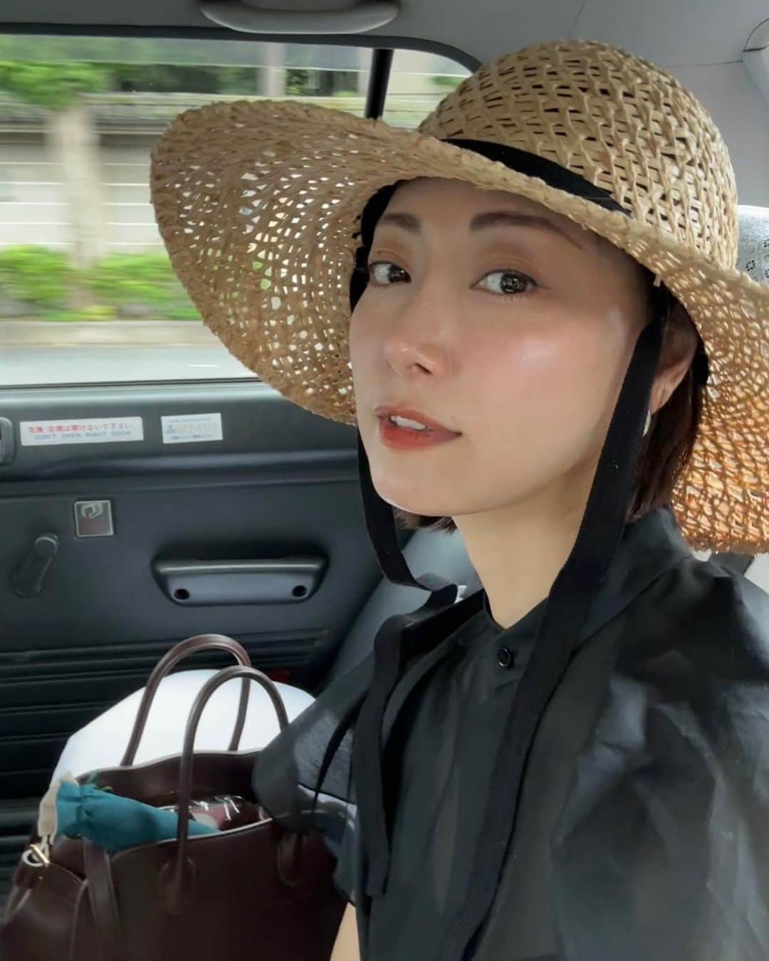 大塚良子のインスタグラム：「祇園祭が始まった京都 昨日から更に暑くなりました〜。  写真は先日参加できた膳處漢ぽっちりで北京ダックランチと菊水鉾会所のお茶席。良い時間でした。」