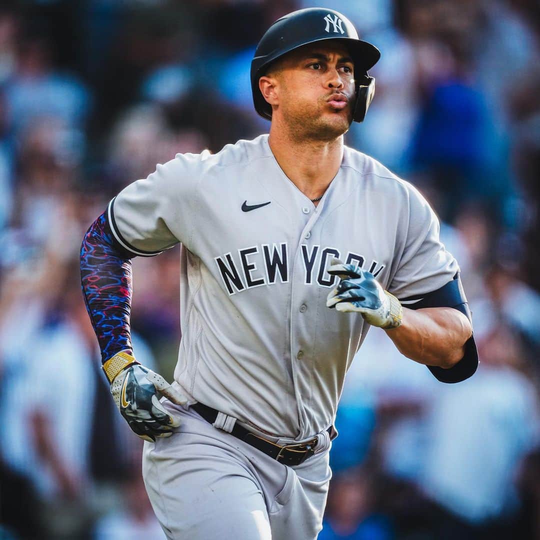 ニューヨーク・ヤンキースのインスタグラム：「Stant’n Room Only.   Congratulations on 1,000 Career RBI, @giancarlo818 👏」