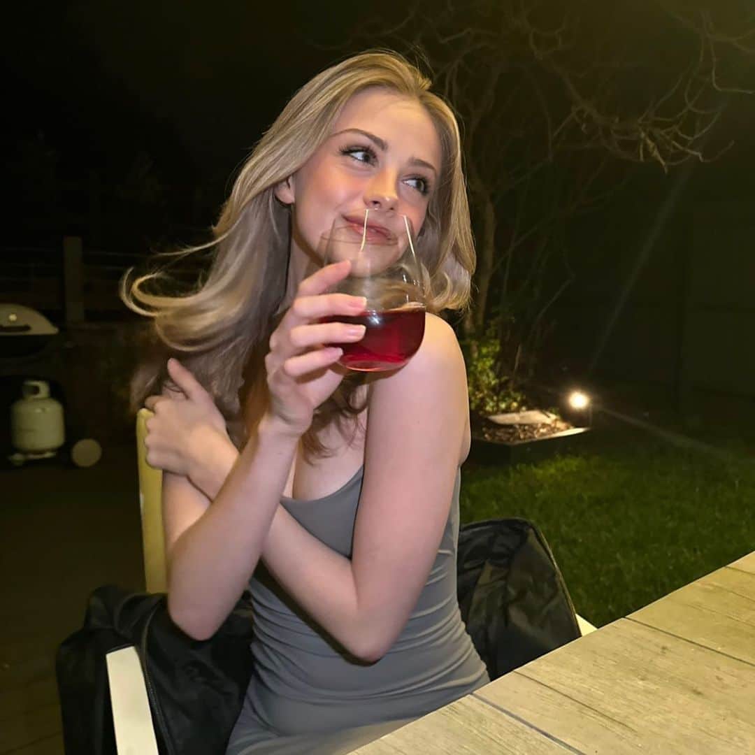 Indi Woollardのインスタグラム：「lots of smiles ☺️」
