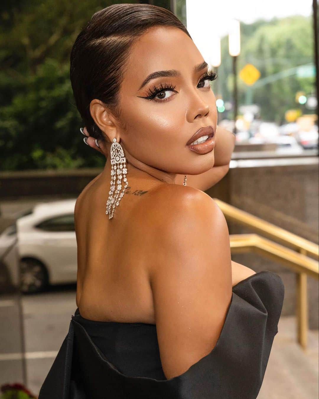 Angela Simmonsのインスタグラム：「in·spi·ra·lion /ˌinspəˈrāSH(ə)n/ #WhatANightExcellence 🥂」