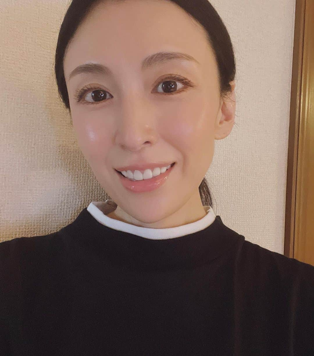 雛形あきこさんのインスタグラム写真 - (雛形あきこInstagram)「稽古中は髪の毛きゅっと結って 邪魔にならないようにしています 今日も行ってきます #精霊の守り人  #稽古中」7月16日 11時20分 - akiko_hinagata