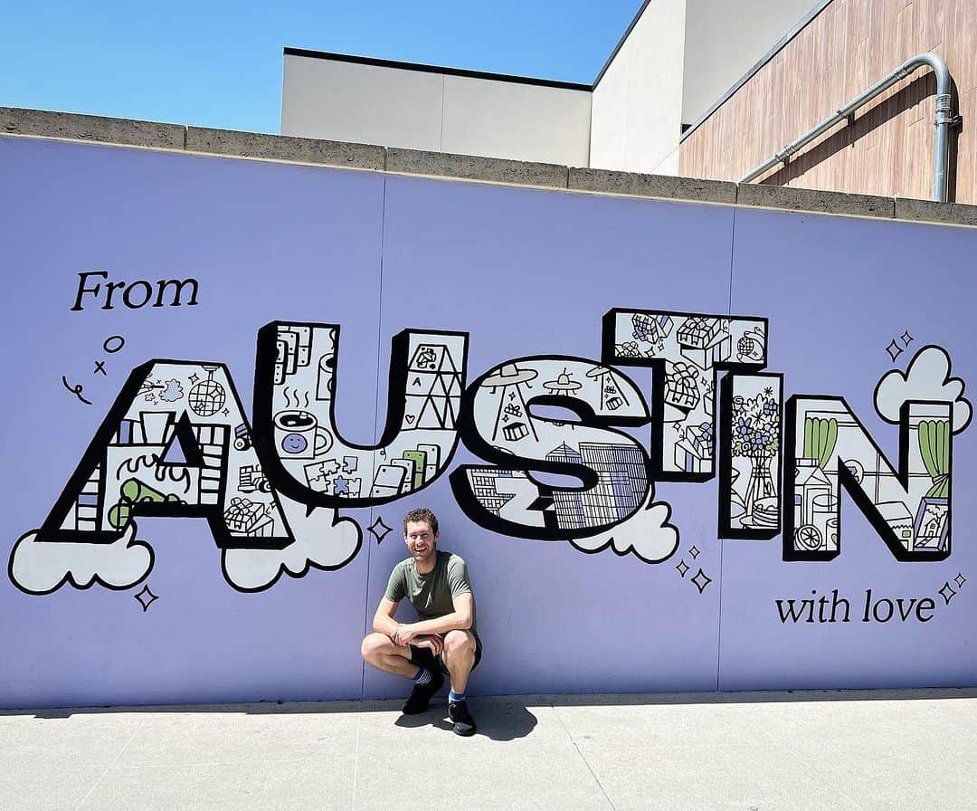 ジェイソン・ブラウンのインスタグラム：「📍Austin, TX 💜  Fun few days in Texas at #SkateExcelFest with @usfigureskating!! Congrats to all the skaters who qualified this year for the National Final!! Loved working with you guys! Keep up the great work! 🙌  #figureskating #usa #teamusa #usfigureskating #austin #texas @usfigureskating」