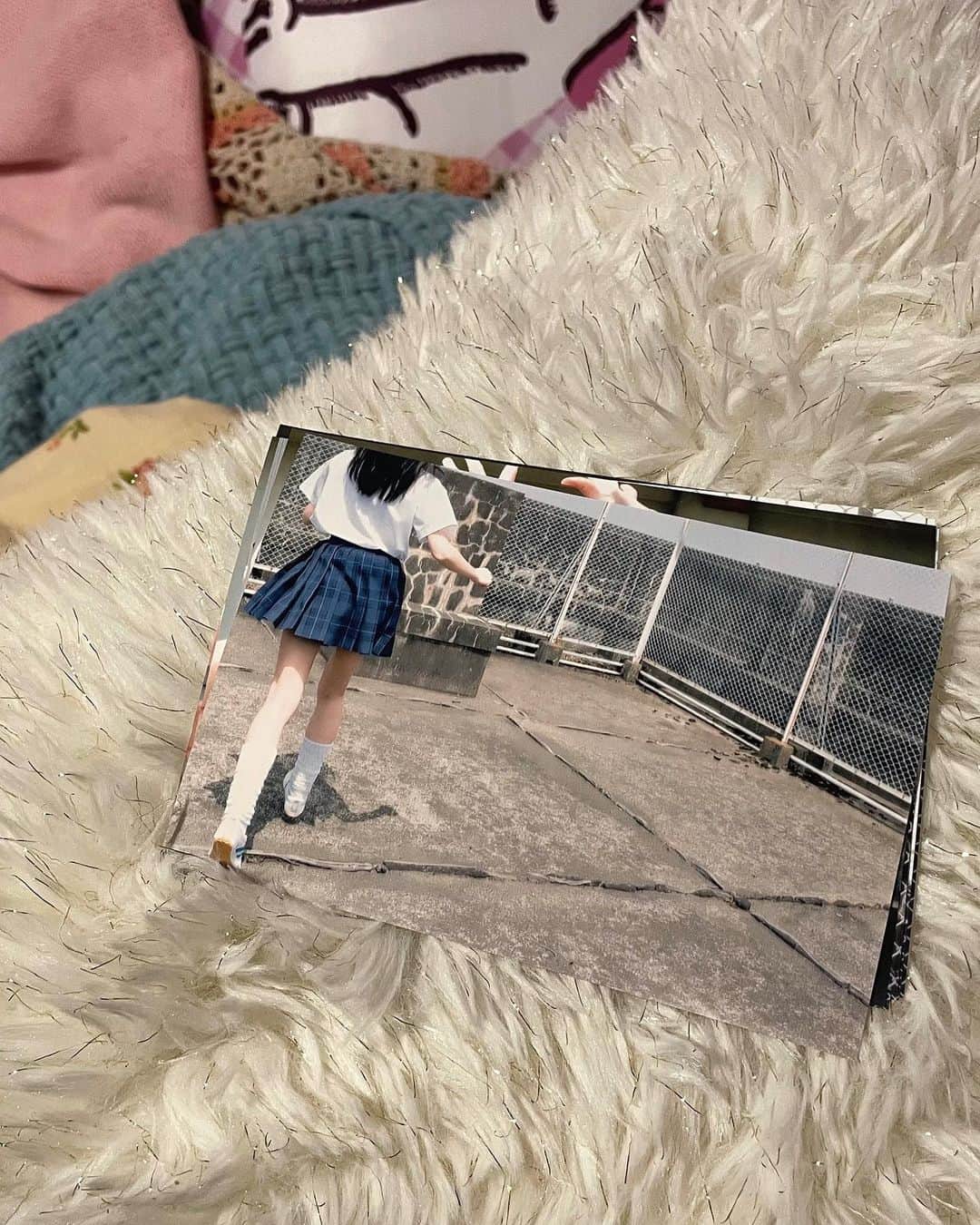 小西桜子さんのインスタグラム写真 - (小西桜子Instagram)「#スイートモラトリアム  りんごちゃんの好きなもので溢れてるお部屋がかわいくて、高校時代に何度も見た大好きな雑誌のページ切り抜きとかもあったり、私の実家のへやみたいでなんだかうれしかったです。  ころちゃんのオリキャラも生み出しました🍎」7月16日 11時31分 - sakurako_kns