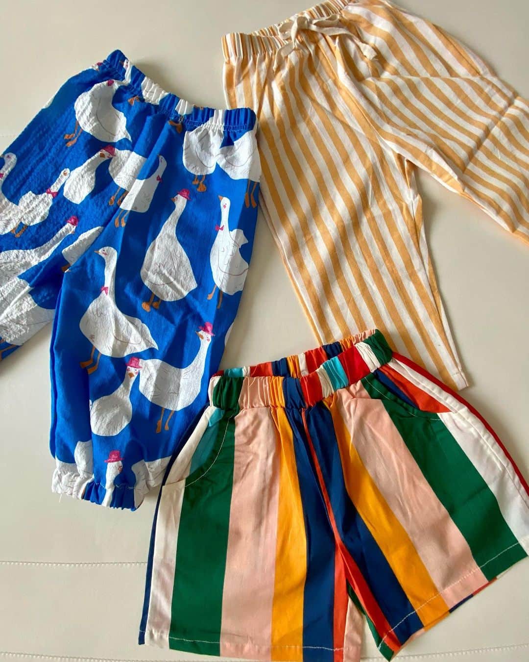 ◆miki◆のインスタグラム：「* * 🩷❤️🧡💛💚 * デーハー💕  坊ちゃんの夏服をしこたま買った☺️ もう！もう！買わないよ！  終わりっ‼️  #ベビー服#キッズ服」