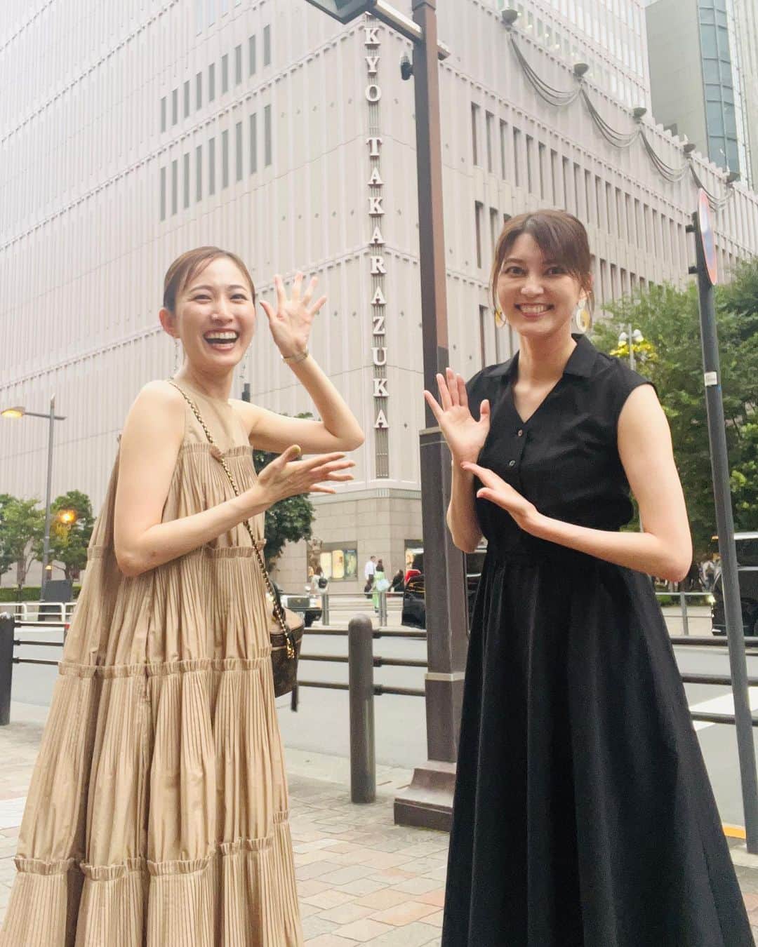 のインスタグラム：「. まあ様と雪組さんの公演を観させて頂き☺️…  そしてっ！なんと お誕生日のお祝いもして頂き🙈✨ happyな一日を過ごしました🥹 毎年…ありがたい、、😢  感謝しかございません🥹🩵  次は， まあ様とバッティングセンターに行く予定です！  😂⚾️  一つ言っておきます！ 私，球技めちゃめちゃ，苦手です！ ボールが飛んでくるときゃーっっって叫びます。  叫びながら，打ってます！！！  みりおん。 #雪組さんは今日が千秋楽❄️ #同期のうきが無事に最後まで輝けますように💡 #東京宝塚劇場」