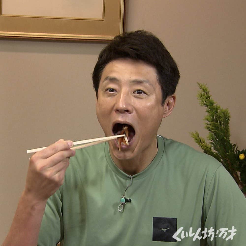 フジテレビ「くいしん坊!万才」さんのインスタグラム写真 - (フジテレビ「くいしん坊!万才」Instagram)「今回はあわら市の「光風湯圃 べにや」さんにお邪魔して、福井を代表する郷土料理を現代版にアップデートした『脱塩へしこ』をいただきました❗️🐟  ・  放送後にレシピ画像を公開🍽️ ぜひチェックしてください😆 .  #松岡修造 のくいしん坊！万才 #くいしん坊万才 #食いしん坊万歳 #食いしん坊万才 #くいしん坊万歳 じゃないよ #キッコーマン の提供でお送りします #くいしん坊映え #へしこ #脱塩 #福井県 #あわら市 #鯖 #煮物 #べにや旅館 #あわら温泉 #うまい #美味しい #japanesefood #foodporn #sundayfunday #yummy #wraptheworld #temaki」7月16日 11時59分 - kuishinbo_official