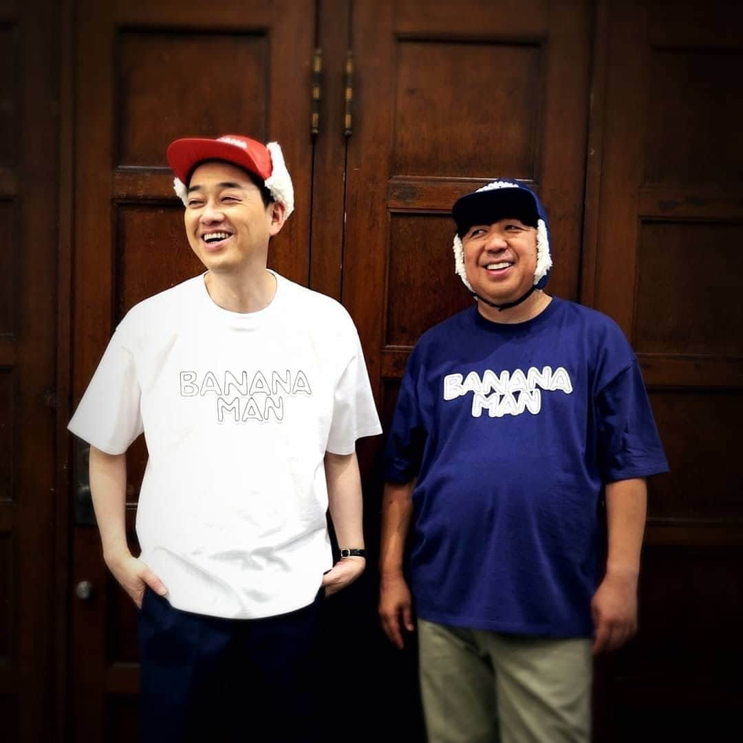 バナナマンさんのインスタグラム写真 - (バナナマンInstagram)「. 【着用アイテム】  設楽 ・ボアCAP　color：RED（アジャスター調整可） ・Tシャツ　BANANAMAN TEE　color : WHT　size：M ・Dickies × bananaman Cotton Work Pants　color : NVY  size：34  日村 ・ボアCAP　color：NVY（アジャスター調整可） ・Tシャツ　 BANANAMAN TEE　color : NVY　size：L ・Dickies × bananaman Cotton Work Pants　color : BEG  size：38  #bananaman #bananamangoods  #bananamanlive #バナナマン #バナナマンライブ #bananamanliveO #バナナマングッズ」7月16日 12時00分 - bananaman_goods_official