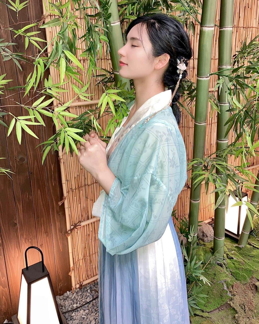 森實りこさんのインスタグラム写真 - (森實りこInstagram)「: この日、服も靴もヘアアクセとか小物まで全部可愛かった🎋🐚  そろそろ夏の撮影会衣装を調達しなければ……！  #sereno邸#撮影会#撮影会モデル#コスプレ#コスプレ撮影#被写体#漢服#ポートレート#portrait#japanesegirl#asiangirl#cosplay#cosplayer#cosplaygirl#正妹#模特兒#妹妹#麻豆」7月16日 12時11分 - ricozane