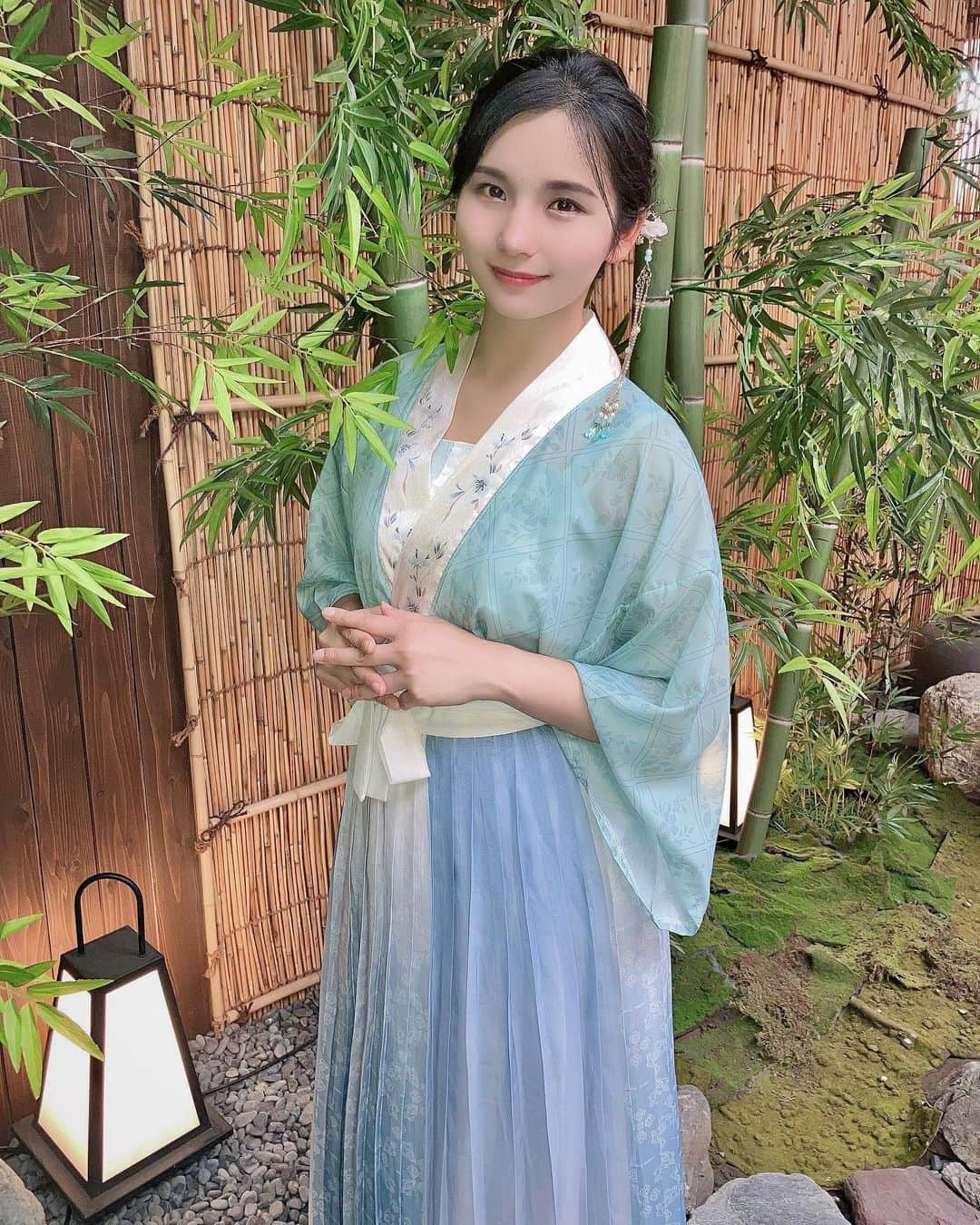 森實りこさんのインスタグラム写真 - (森實りこInstagram)「: この日、服も靴もヘアアクセとか小物まで全部可愛かった🎋🐚  そろそろ夏の撮影会衣装を調達しなければ……！  #sereno邸#撮影会#撮影会モデル#コスプレ#コスプレ撮影#被写体#漢服#ポートレート#portrait#japanesegirl#asiangirl#cosplay#cosplayer#cosplaygirl#正妹#模特兒#妹妹#麻豆」7月16日 12時11分 - ricozane