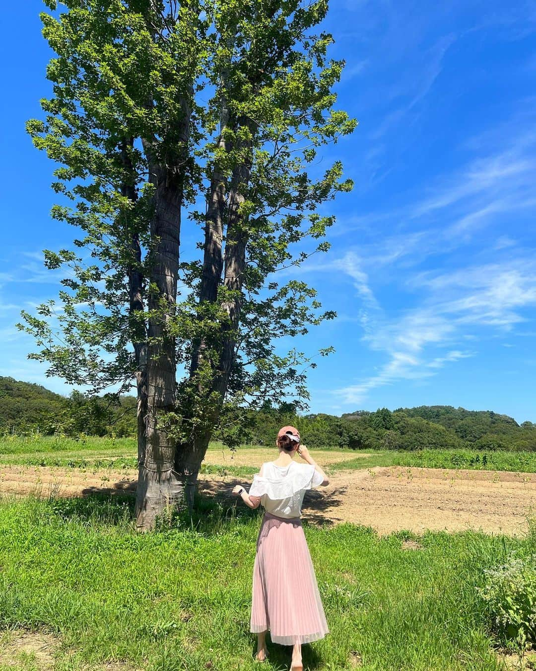 桜奈あいのインスタグラム：「⁡ のどか🌿 ⁡ お気に入りのキャップ🐈 　 ⁡ ⁡ ⁡ ⁡ ⁡ ⁡ #淡路島」