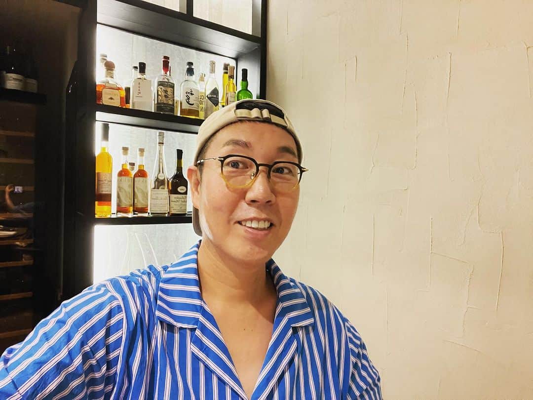 キム・ヨンチョルさんのインスタグラム写真 - (キム・ヨンチョルInstagram)「#Saturday #mingles  #Sunday #toctoc  매니저들 부르고 싶었으나.. 토일 부르면 일이 되기에… ㅎㅎ 주말은 혼런! 혼자런치!!! 완전 좋아 ㅋㅋㅋㅋㅋ 1인분만 내서 ㅎㅎㅎㅎ 술도 안마시지! 딱 밥값만 👍  주말풀렉스👏 못마심.  한 2주? 거의 술 안마셨더니. 몸 컨디션은 최고.  이 #미슐랭 스토리는 조만간 #김영철의투머치tv 로 업뎃할 예정」7月16日 12時39分 - luxekim