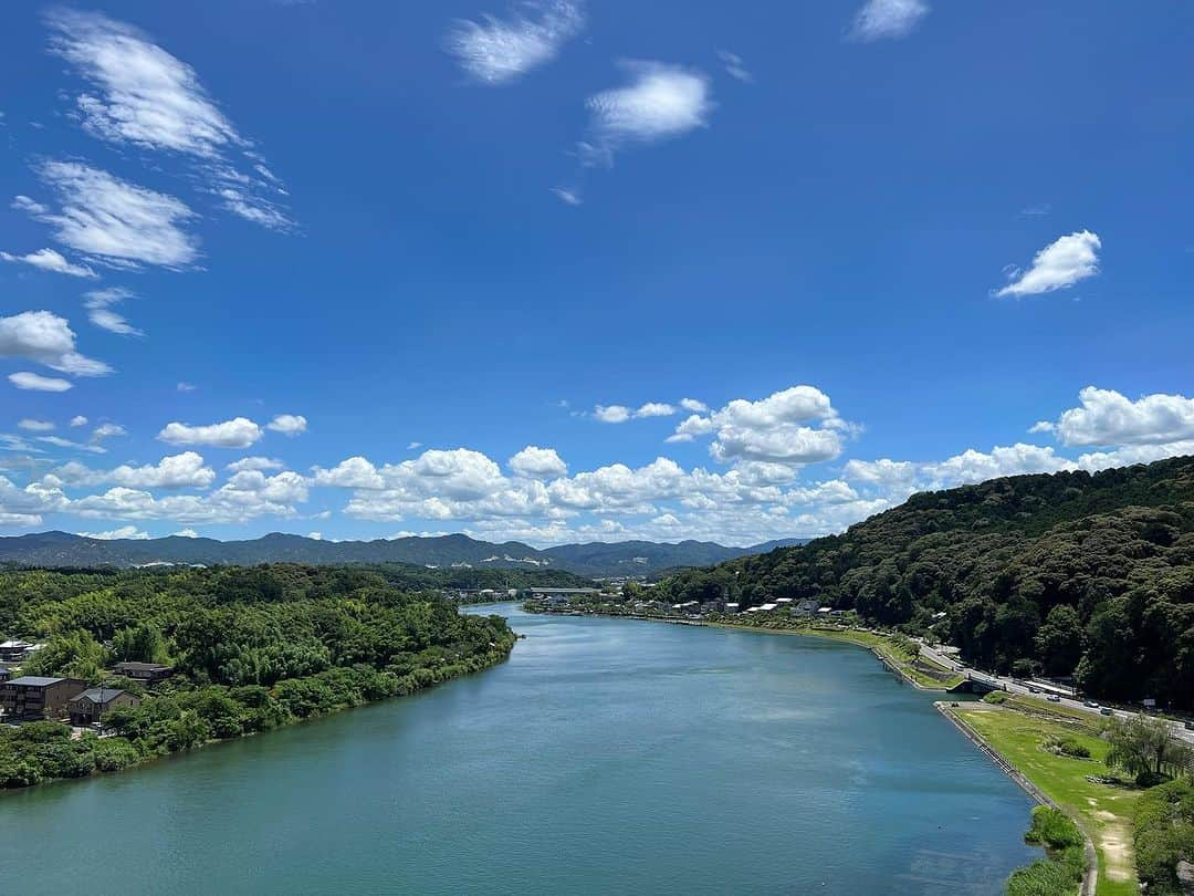 木製ドアの全国通販　ウッドデポのインスタグラム：「石山寺付近の梅雨時期の晴れ間でございます。間も無く灼熱の夏がやってきますね！ #石山寺 #木製ドア #木のドア #玄関ドア #室内ドア #アンティーク風ドア #ビンテージドア #ヴィンテージ #自宅カフェ #自宅ショップ #トリミング #カフェ改装 #カスタムドア #コンテナハウス #古民家リノベーション #古民家改装 #古民家再生 #マイホーム計画中 #新築 #店舗 #美容室改装 #リノベ #リノベーション #店舗改装 #ガレージハウス #ガレージライフ」