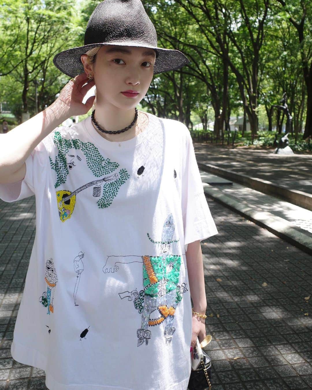 柳瀬未央のインスタグラム：「. Tシャツとコンバースは古着です⭐️  #0138n_fashion」