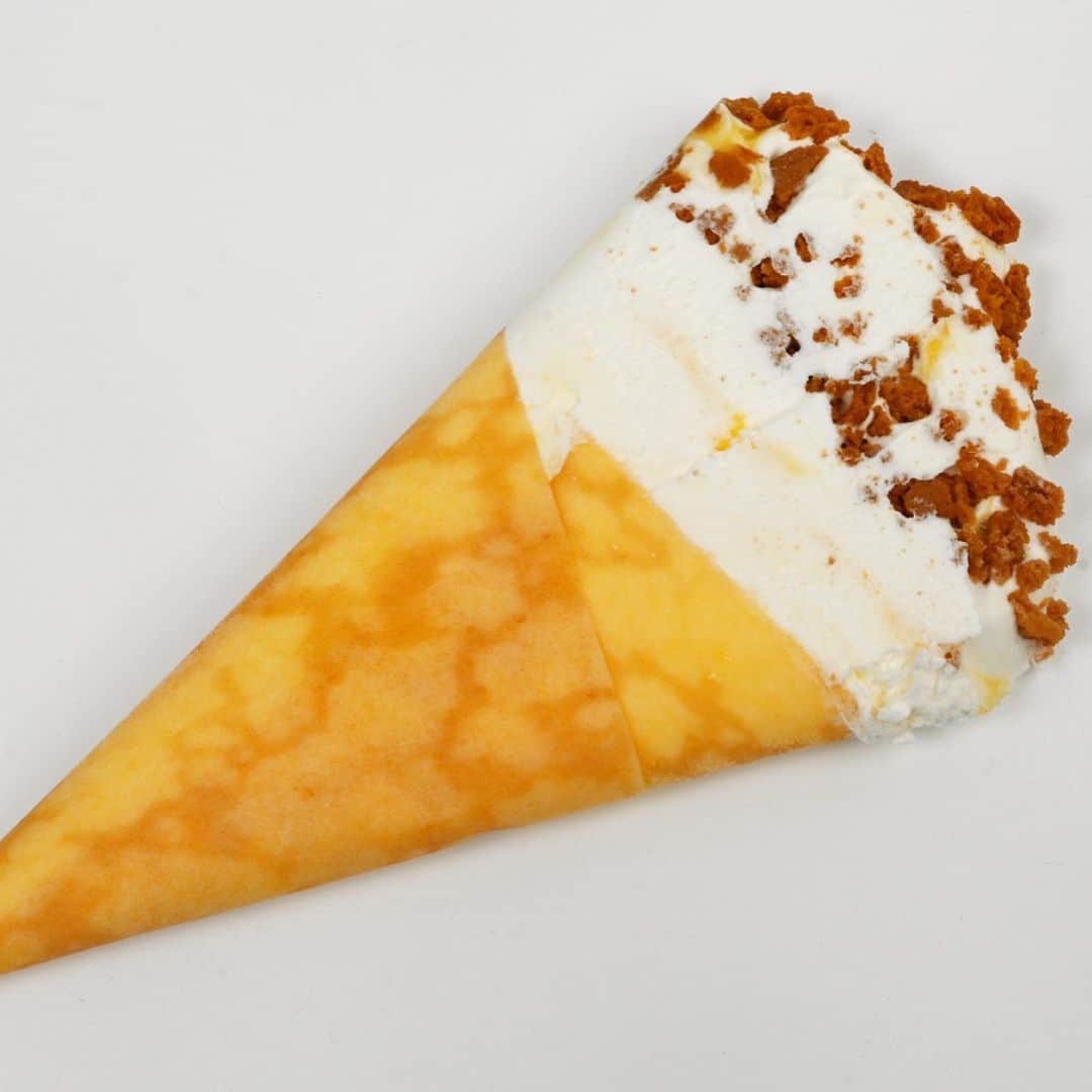 アイスマン福留さんのインスタグラム写真 - (アイスマン福留Instagram)「【食べて！】夏限定のザ・クレープ 新作！めちゃくちゃおいしい！ヨーグルト味アイスの中に、シチリア産レモン使用の甘酸っぱ～いレモンソースを充填。もちもちのクレープ皮で包んだクレープアイス！こちら、コンビニエンスストア限定の商品なのでスーパーマーケットでは取り扱っていないのでご注意を！森永製菓『ザ・クレープ 爽やかヨーグルト味』  #クレープ #ザクレープ #ヨーグルト #爽やか #ヨーグルトアイス #レモンソース #森永製菓 #コンビニ限定 #アイス #デザート #スイーツ #新作アイス #アイスマニア #アイスマン福留 #icecream #JapaneseIceCream #icecreamlover #icecreamtime #icecreamday #icecreamlove #icecreamporn #JapaneseIceCream #foodporn #foodie #instafood #foodstagram #yummy #yum #delicious #foodphotography」7月16日 12時57分 - iceman_ax