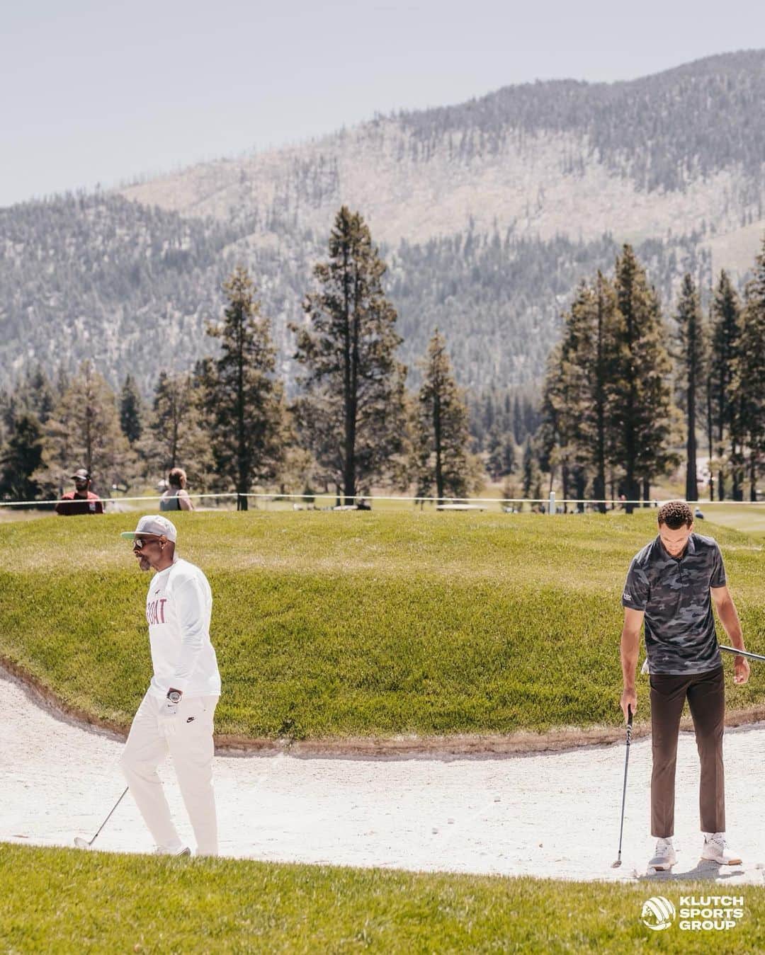 ザック・ラヴィーンのインスタグラム：「📍Tahoe: Day 3, golf with your boys」