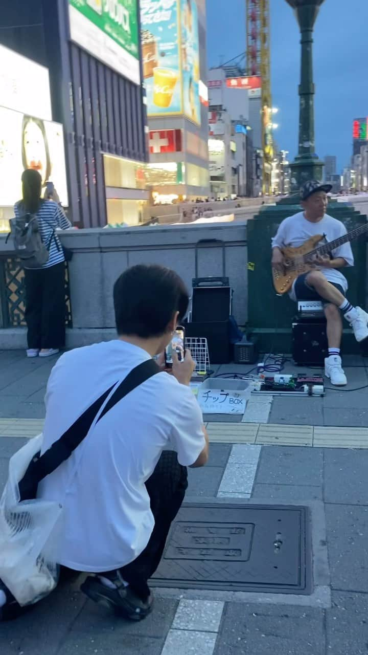 カン・ギルジュンのインスタグラム：「예술가를 담는 예술가의 모습을 담는 예술가」