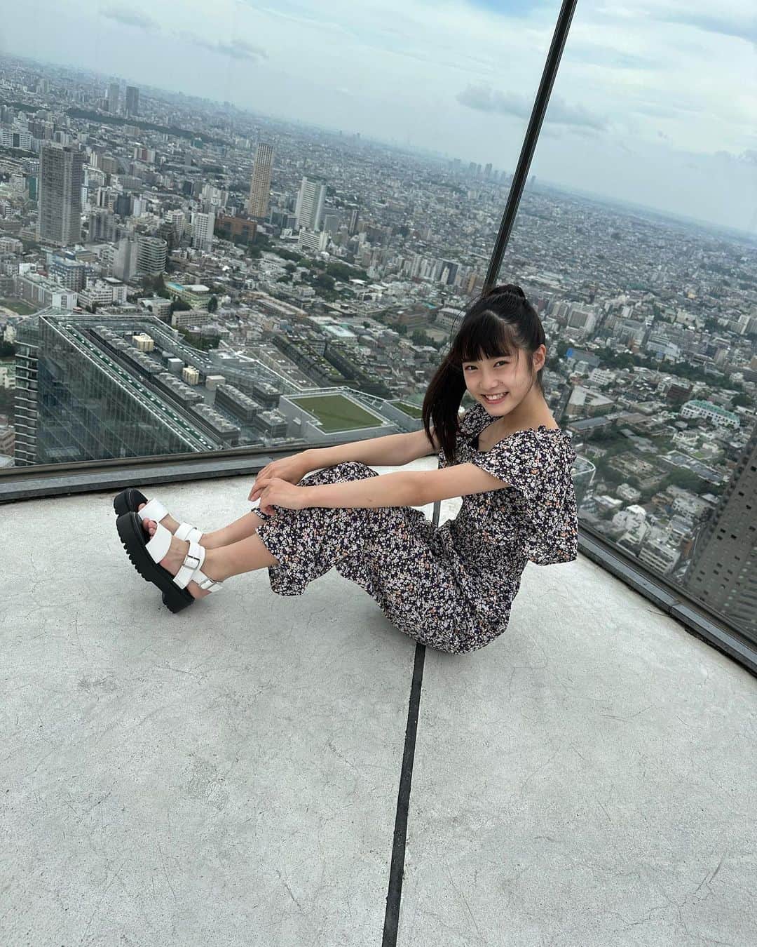 豊川亜咲さんのインスタグラム写真 - (豊川亜咲Instagram)「🕊️🩵 . 空飛んだよ➰𓆩(  ᐕ)𓆪  #渋谷スカイ #空飛んでる気分  #絶景スポット」7月16日 18時00分 - a_chan_1o3o