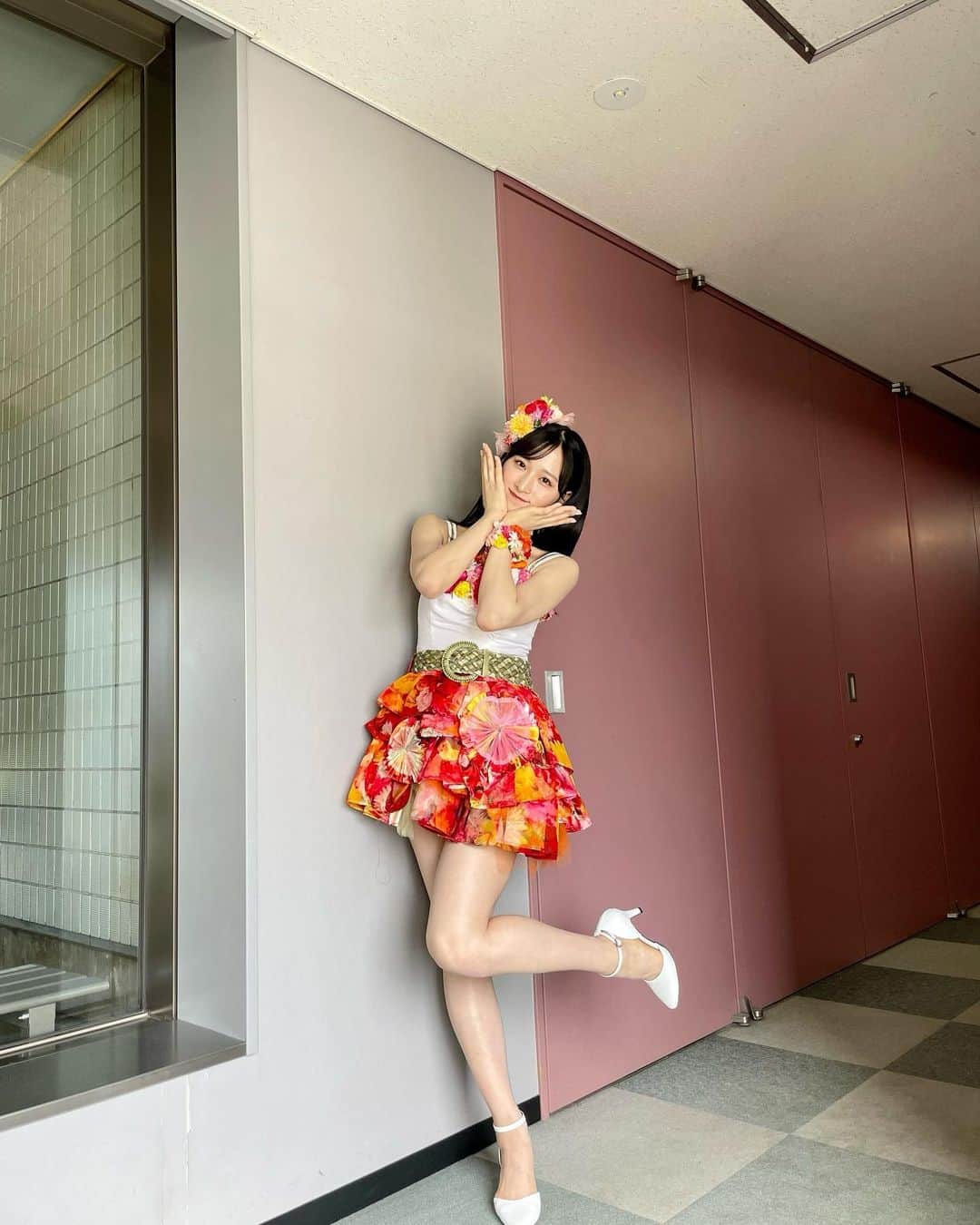 小栗有以さんのインスタグラム写真 - (小栗有以Instagram)「お花に囲まれた衣装で ウキウキ~🫢🌷🫧  #音楽の日 #オサレカンパニー  #衣装」7月16日 14時04分 - yuioguri_1226