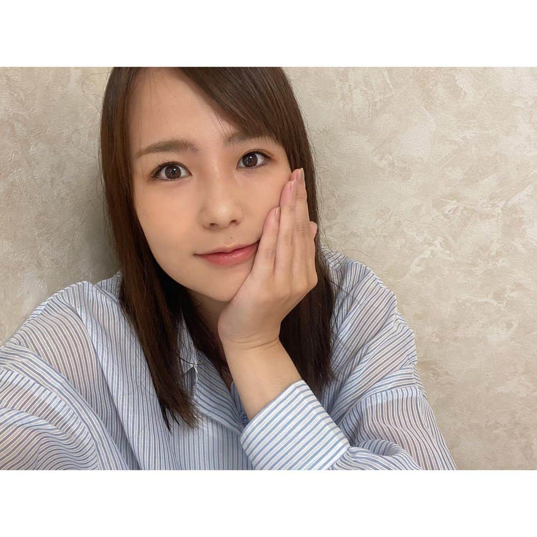 舘谷春香さんのインスタグラム写真 - (舘谷春香Instagram)「この前お仕事で初めて使わせていただいた WA by do organic💄  すごく気に入って今愛用してます！ do organicからメイクライン出たって聞いた時からずっと気になってました🥹✨  1日朝から夜まで働いて帰ってきてもぐったりせず色持ちよくて感動した…！do organicは普段メイク落としや化粧水も愛用しています💓  この日のネイルはちふれ💅 リップは綾花💄 全てちふれグループでできている顔…🥹ありがたや…🥹  #wabydoorganic #WA #doorganic #ドゥーオーガニック #オーガニック #オーガニックコスメ #ナチュラルコスメ #ちふれ #ちふれ化粧品 #メイク #化粧 #化粧品 #化粧品大好き #ファンデーション #アイシャドウ #アナウンサーメイク」7月16日 14時42分 - tty0250hrk