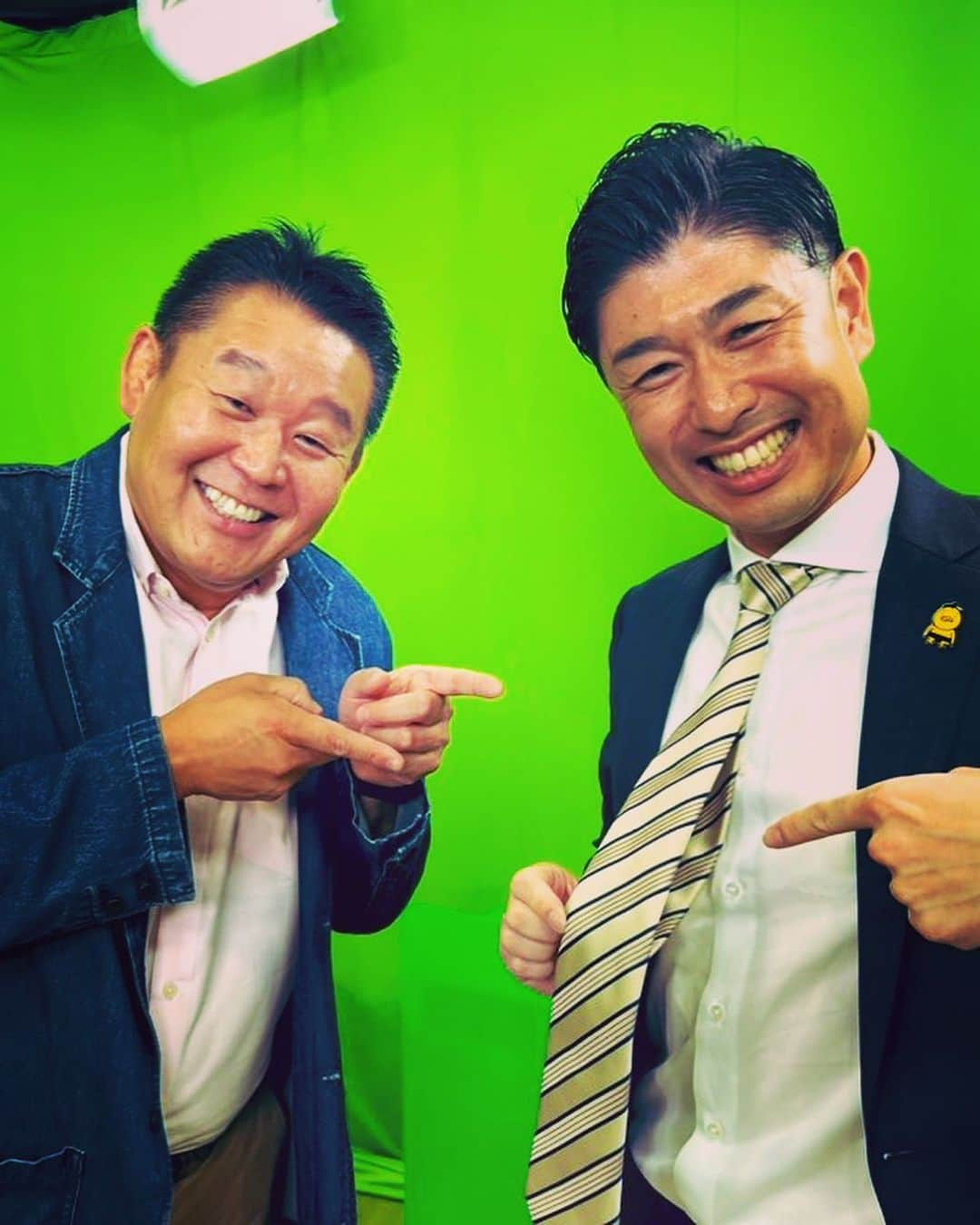 高橋大輔さんのインスタグラム写真 - (高橋大輔Instagram)「昨日は  大相撲 名古屋場所・7日目、実況でした🎤  解説は第66代横綱・若乃花 花田虎上さん😊  花田さんからいただいたカッコいいネクタイを締めて気合いを入れて臨みました😁  全勝がいなくなりさらに混沌としてきた暑い熱い名古屋✋  千秋楽までどうなるでしょうか？！  引き続きABEMAで大相撲をお楽しみください☺️  #ABEMA #大相撲 #名古屋場所 #相撲 #七月場所 #若乃花 #花田虎上さん #実況 #髙橋大輔 #高橋大輔」7月16日 14時45分 - daisuke_72