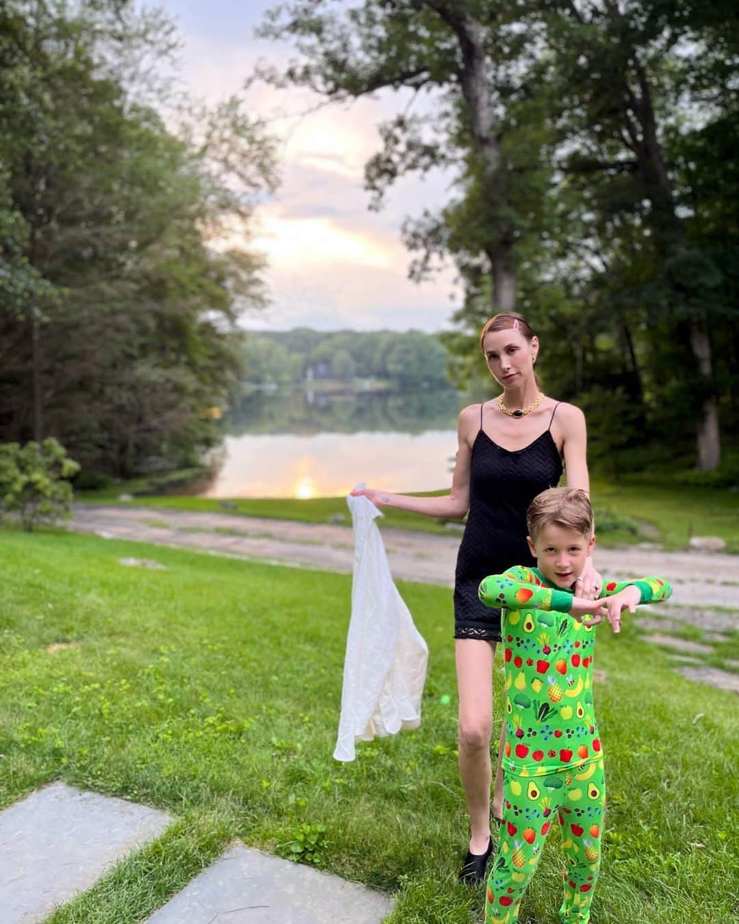 ホイットニー・ポートさんのインスタグラム写真 - (ホイットニー・ポートInstagram)「Timmy asked to take this! We love him! Featuring another perfect black dress for the perfect summer. Who knew I loved black dresses so much?! Shop in my stories.」7月17日 0時09分 - whitneyeveport