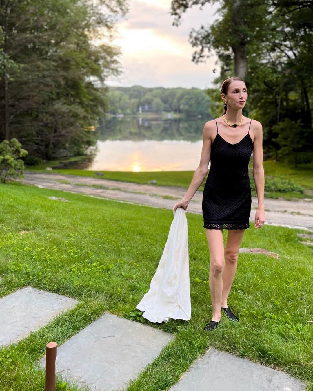 ホイットニー・ポートさんのインスタグラム写真 - (ホイットニー・ポートInstagram)「Timmy asked to take this! We love him! Featuring another perfect black dress for the perfect summer. Who knew I loved black dresses so much?! Shop in my stories.」7月17日 0時09分 - whitneyeveport