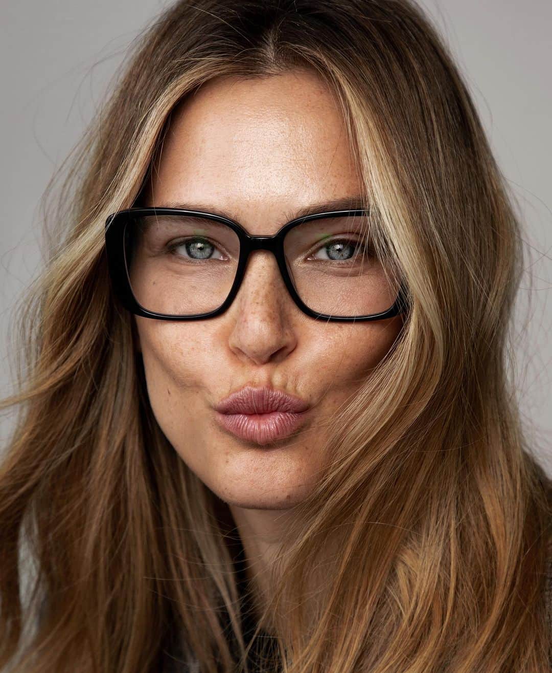 バー・ラファエリのインスタグラム：「💋」