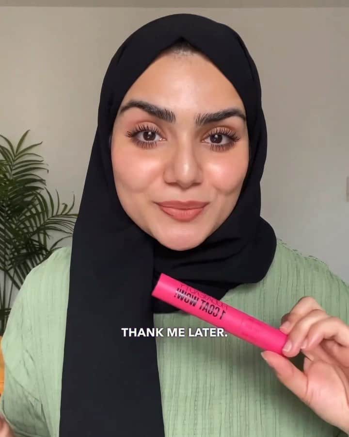 Huda Kattanのインスタグラム：「I’m SOO happy you guys are loving #hudabeauty1coatwowmascara ❤️❤️ Thank you darlings @manalmuffin @deelishdeanna @makeuppbyalyy @oliviaaandbeauty @elysiumfieldsbeauty @monakattan」