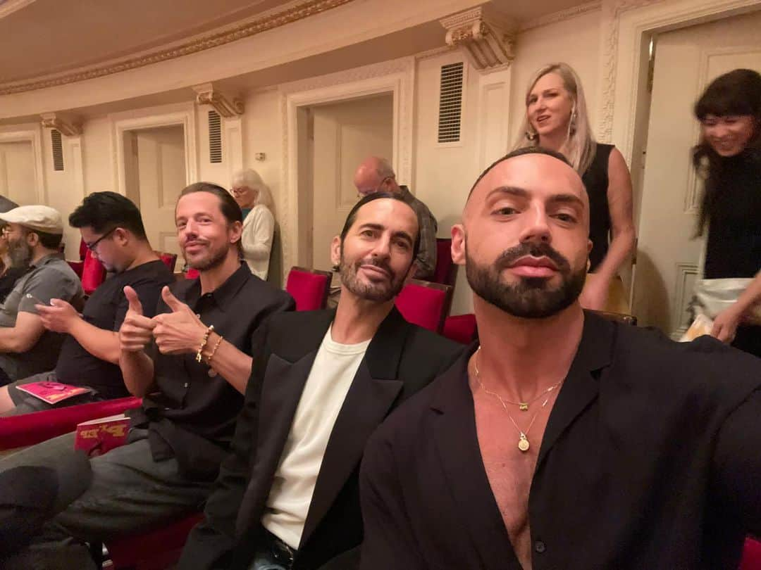 マーク・ジェイコブスさんのインスタグラム写真 - (マーク・ジェイコブスInstagram)「about last night.  carnegie hall with these jokers.  @michael_ariano  @1.800.newbold   the incredible @jenniferkohmusic and her violin filled carnegie hall with beautiful music. no mic required.  #ilovenewyork #gratefulnothateful」7月17日 0時35分 - themarcjacobs