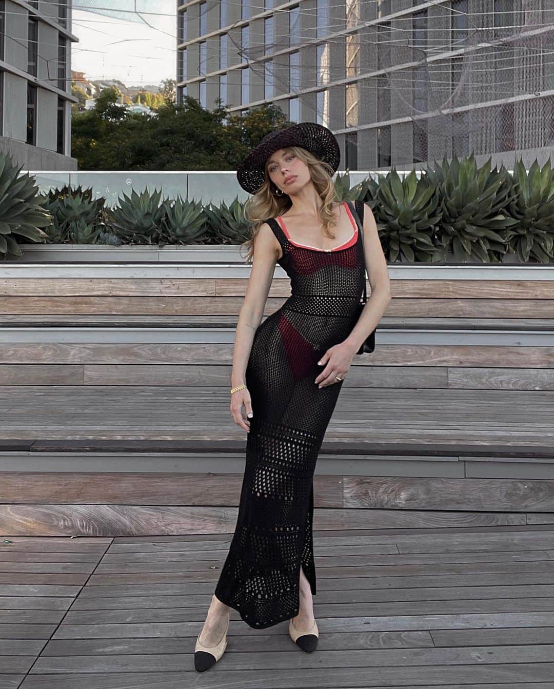 SONYA ESMANのインスタグラム：「˚ʚ♡ɞ˚ thEE dress! @solidandstriped」