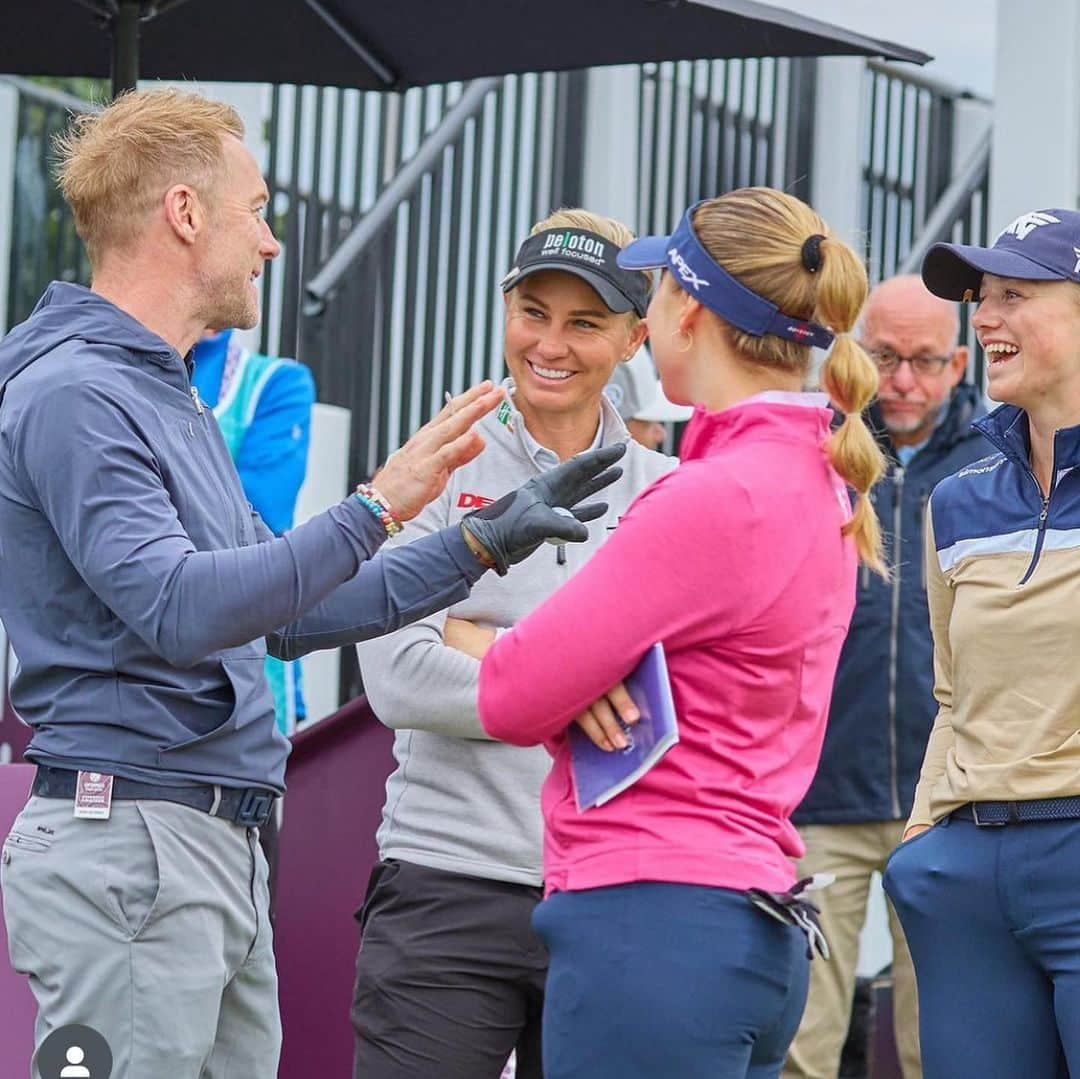 ライアン・オウトゥールのインスタグラム：「Fun week @aramco_series in London! I had an awesome team who made the crazy weather and long rounds super enjoyable! @rokeating @sofiekibsgaard @madelenestavnar」