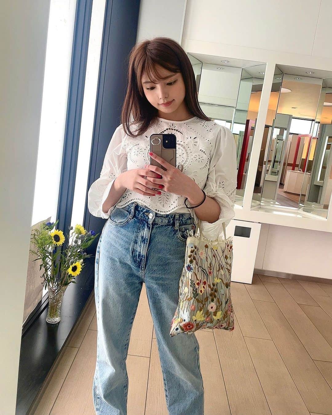 西谷麻糸呂のインスタグラム：「お知らせ📢  ラフォーレ原宿に展開中のブランド 『BUNNY STUDIO』さんにて一日店長をさせて頂きます🫡🌷  初めてのチェキイベント📸 一日限りなのでぜひ遊びに来て下さい☺️ 待ってます〜っ！  ▪️日時 7/22(土)17:00-19:00  ▪️イベント内容 商品お買い上げの方とツーショットチェキ会  ▪️会場 ラフォーレ原宿5階 BUNNYSTUDIO」