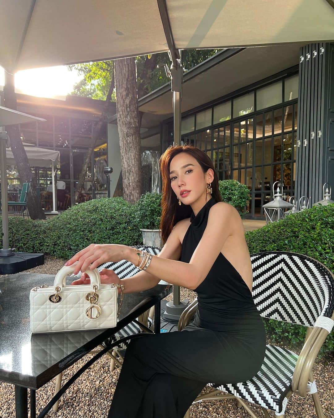 アム・パチャラパーのインスタグラム：「@dior #LadyDior 🤍」