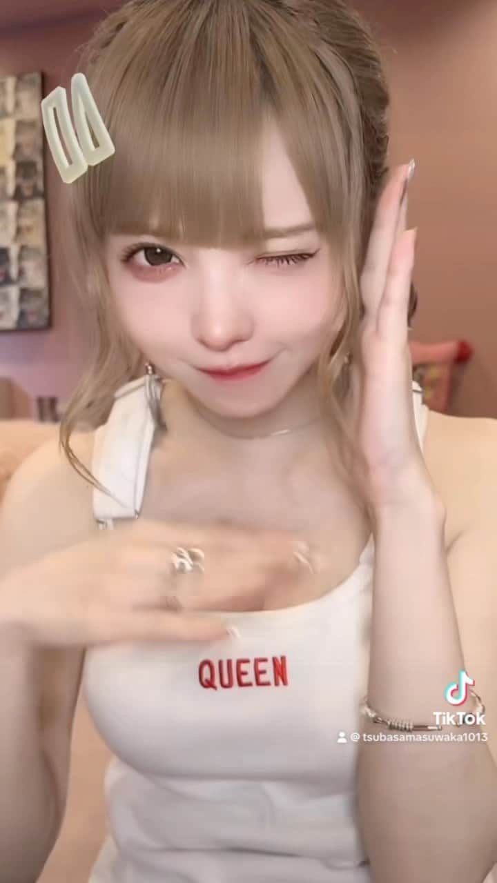 益若つばさのインスタグラム：「🙁💔」