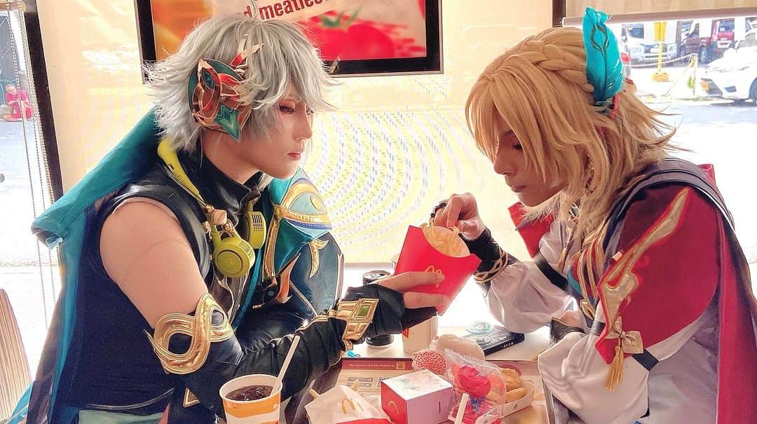 麗華のインスタグラム：「We came to McDonald's together🍔  I order for a happy set✨  #TGKMATSURI #Philippines」