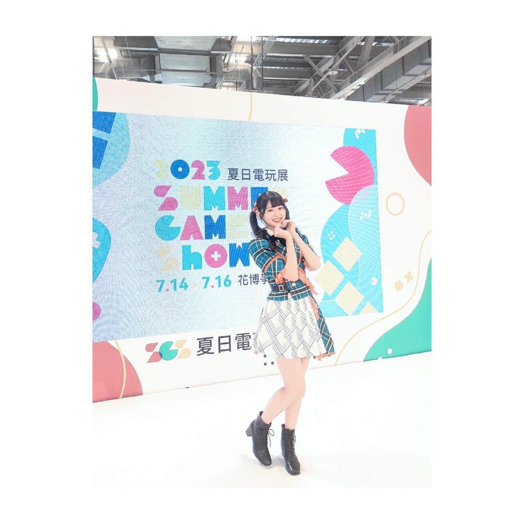 林于馨さんのインスタグラム写真 - (林于馨Instagram)「. #夏日電玩展 🎮🫶🏻 ̖́-‬ 久違的進來展場看到好多人潮💓 謝謝大家今天來參加活動！ 簽名會很好玩 ✌🏻 今天也很熱 大家回家早點休息🩵 - 今日のイベント写真ー 来てくれてありがとう💕！ サイン会楽しかったです☺︎︎*｡ もしまた機会があったら、 またいつかやりたい🥳 その時もぜひ会いに来てねーーー - #AKB48 #AKB48TeamTP #TeamTP  #UnitTicTacToe #🔫 #れいち #林于馨 #電玩展 #花博爭艷館」7月16日 17時27分 - reichi01_akb48teamtp