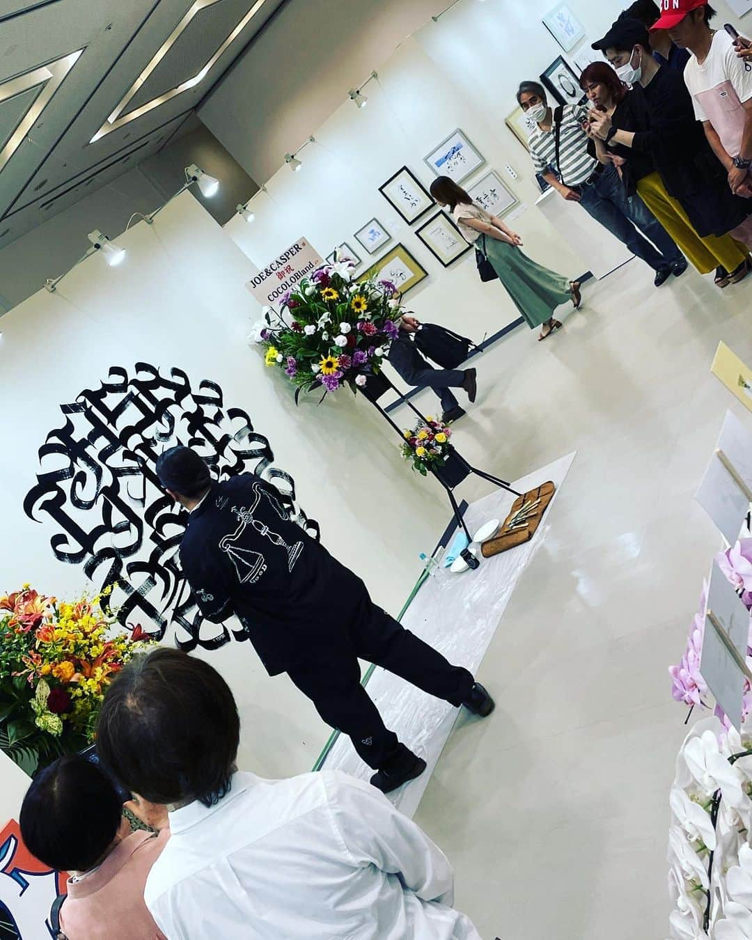 CMKgalleryさんのインスタグラム写真 - (CMKgalleryInstagram)「@daimarushinsaibashi  でのJOE&CASPER展覧会が 皆様の御協力のもと無事終了しました、本当にありがとうございました。好きな絵を描いて飯が食えるのは嬉しい事です。これからも良い作品を産み出すので応援よろしくお願いします。🙏🫡」7月16日 17時45分 - cmkgallery