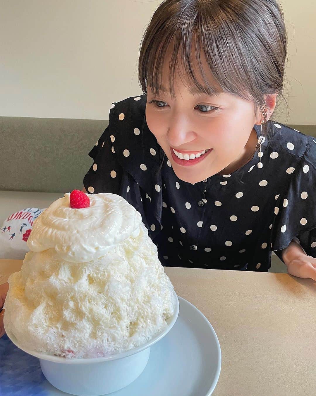 木村愛里のインスタグラム：「⋆ やっと行けた♡ 森乃百日氷🍧 @100days.kakigori   美味しかったぁ🥺🫶 でも、こういうの食べるのは 息子と争奪戦だから疲れたぁ🥹 でも美味しかったぁ🥹❤️  ㅤㅤㅤㅤㅤㅤㅤㅤㅤㅤㅤㅤㅤ #森乃百日氷 #定山渓 #札幌観光  #かき氷 #🍧」