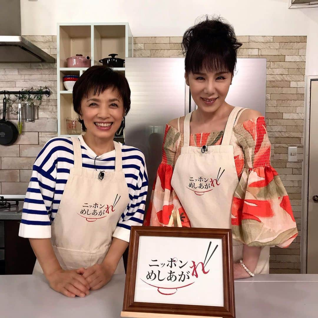 未唯mieさんのインスタグラム写真 - (未唯mieInstagram)「今週のテレビ出演❣️  テレビ朝日　7/21(金) 13:54〜14:52  「午後もじゅん散歩」内で❣️  『ニッポンめしあがれ』  ご紹介のお品は、 榊原郁恵ちゃんと《フライパン》 宍戸開さんと《帆立の大粒かん詰め》  世の中には、良いお品があるんですね〜🎊  これだから、ポチッとアレコレ買ってしまう〜😆💕  この暑い夏、どうぞご自愛頂きながら、お楽しみ下さいませ(*^^*)💗  #ニッポンめしあがれ  #午後もじゅん散歩  #榊原郁恵 #宍戸開 #フライパン #帆立缶詰 #黒田啓蔵（ヘアメイク） #清水けい子（スタイリスト） #未唯mie  #未唯 #ミイ　#みい　#ミー」7月16日 17時59分 - mie_doux