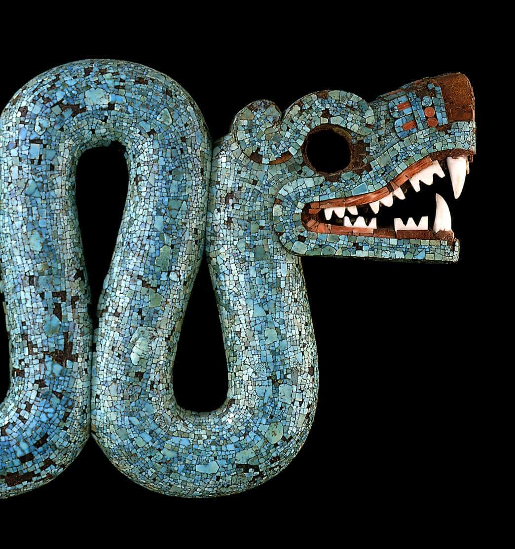 大英博物館さんのインスタグラム写真 - (大英博物館Instagram)「🐍 Today is #WorldSnakeDay, so we’re sharing this magnificent Mesoamerican mosaic 🐍  The beautiful blue colour of this serpent was created by meticulously arranging thousands of tiny turquoise tiles.   The snake’s curving body was carved over 500 years ago from a single piece of cedar wood. Turquoise tiles, as well as pieces of shell and coral, were then attached using an adhesive made of pine resin.  In Mesoamerica, serpents were associated with powers of regeneration and the ability to move between living and ancestral worlds. This piece was thought to have been worn on ceremonial occasions as a chest ornament.  🌊 Snakes were also associated with water due to their wave-like movements. Can you see any watery inspiration in this serpent’s undulating body? Swipe across for the full view 👉  🏛 This beautiful object is on display in Room 27 of the Museum – the Mexico gallery.  🔎 Double-headed serpent pectoral mosaic. Made from turquoise, cedar wood, and shell, from Mexico, around 1400-1521.   #BritishMuseum #Aztec #Turquoise #Mosiac」7月16日 18時00分 - britishmuseum