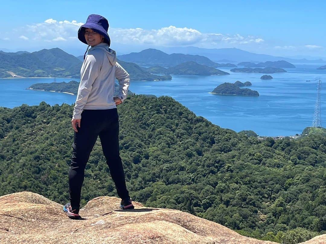 中西麻耶のインスタグラム：「ボチボチ、トレーニング再開です🎶  山登りしてきました⛰」