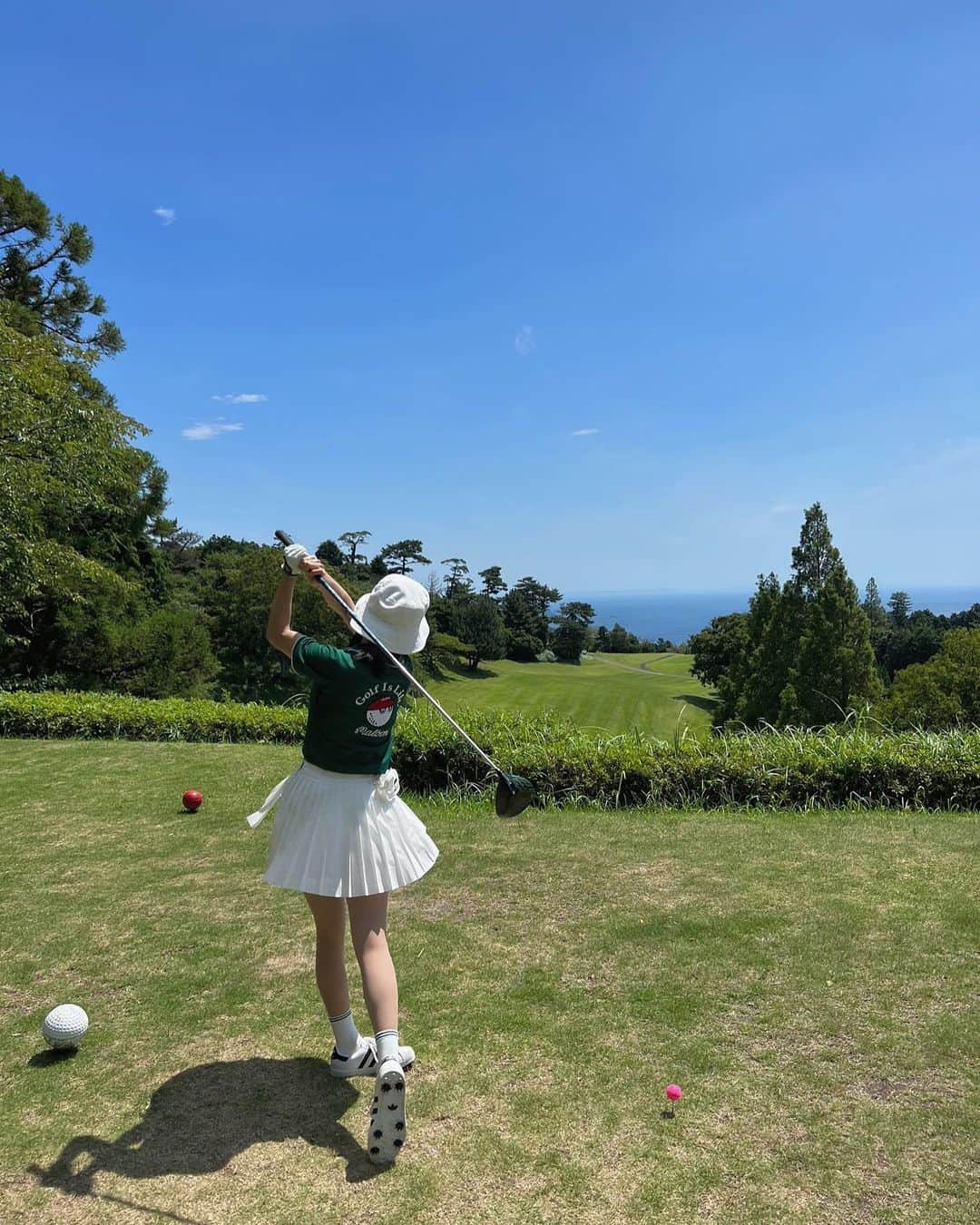 島田晴香さんのインスタグラム写真 - (島田晴香Instagram)「ゴルフ日和⛳️🏌️‍♀️ 気持ちよかったぁ🌻☀️  靴以外は @malbongolf  靴は @adidastokyo」7月16日 18時04分 - shimadadesu_official