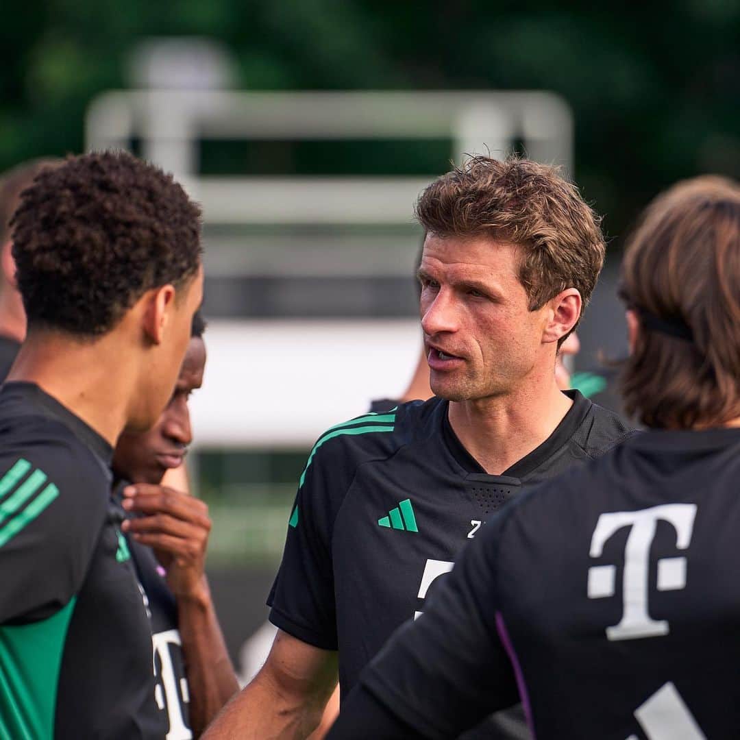 トーマス・ミュラーさんのインスタグラム写真 (トーマス・ミュラーInstagram)「Der Schweiß fließt in