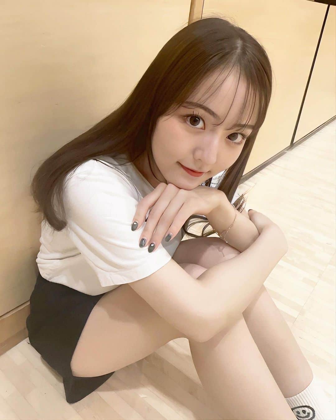 河野まひるのインスタグラム：「🧦➰☺︎」