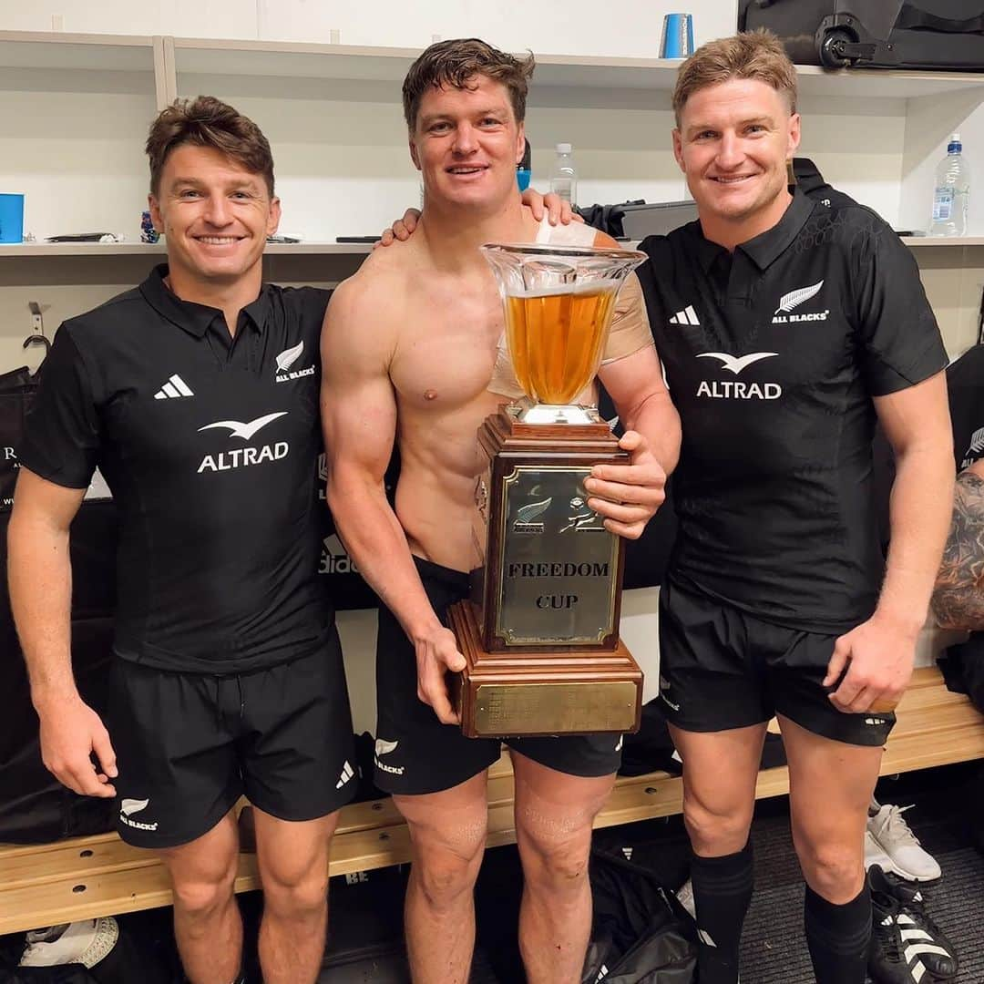 ボーデン・バリットさんのインスタグラム写真 - (ボーデン・バリットInstagram)「Special couple of days for our family. @jordie_barrett - 50th All Blacks Test. @scottbarrett93 - 200th First Class game.⁣ #Congrats #Proud」7月16日 18時45分 - beaudenbarrett