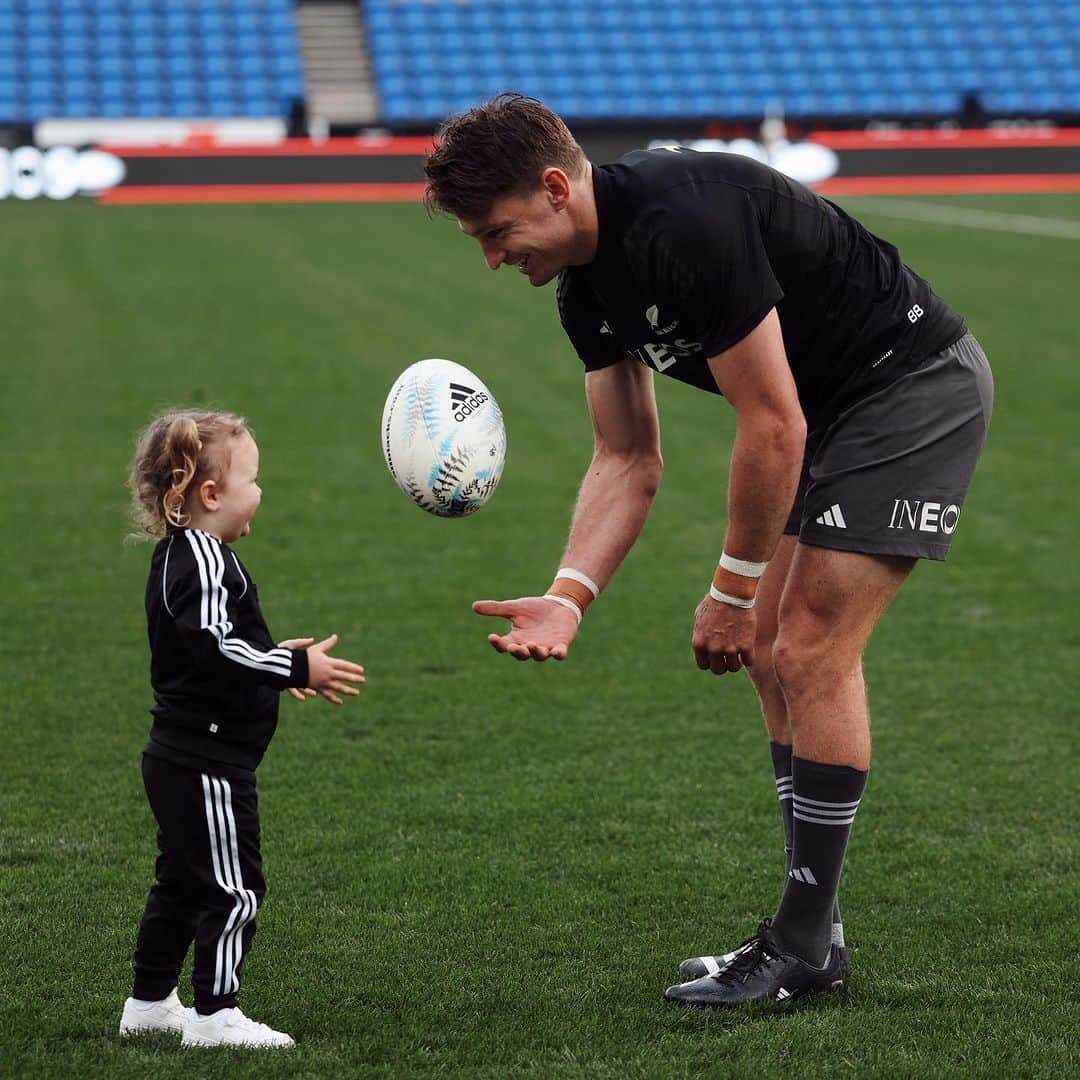 ボーデン・バリットのインスタグラム：「Special couple of days for our family. @jordie_barrett - 50th All Blacks Test. @scottbarrett93 - 200th First Class game.⁣ #Congrats #Proud」