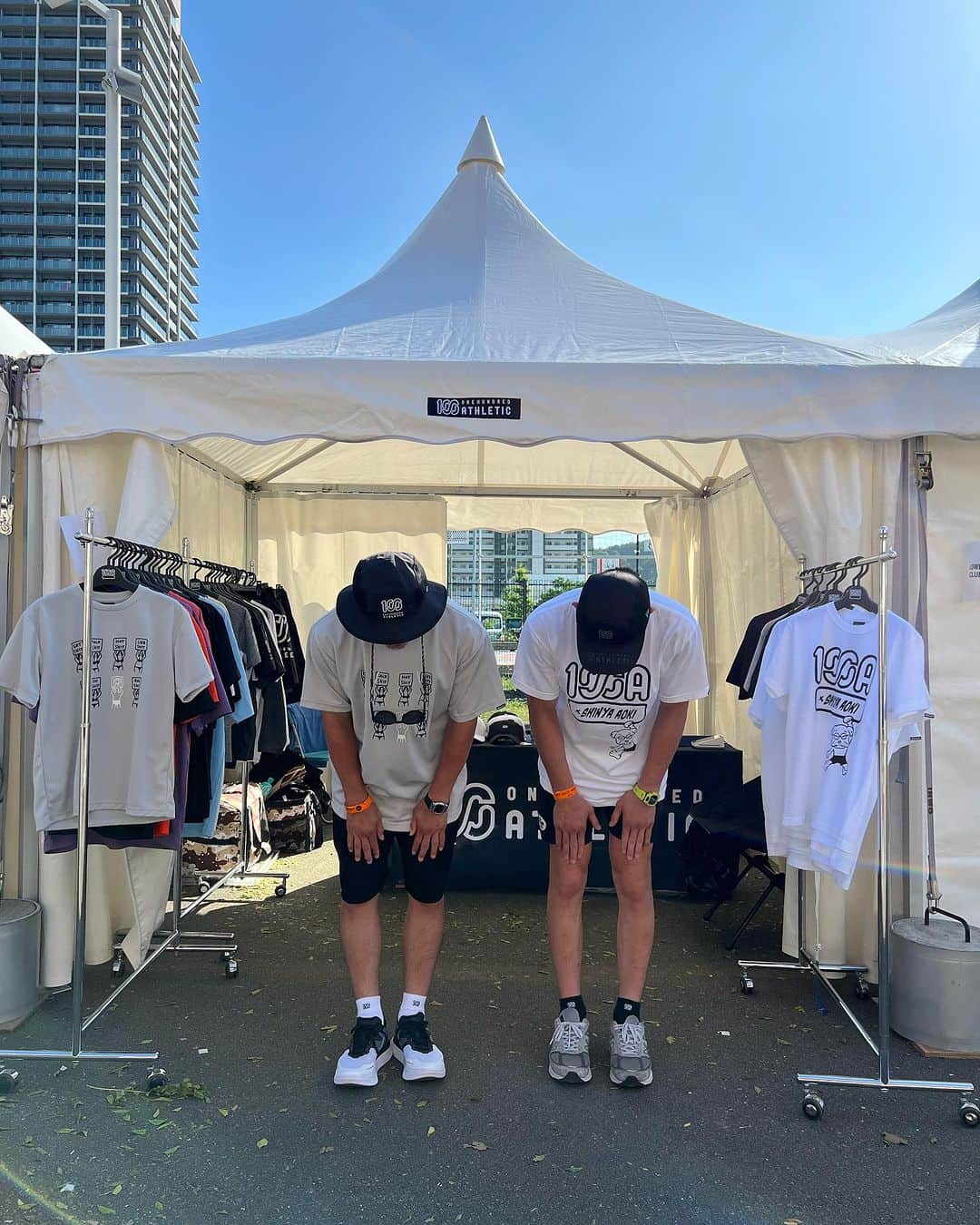 宇野薫さんのインスタグラム写真 - (宇野薫Instagram)「100A SHOW UP!  @Yes Good Market 2023  暑い中のご来店本当にありがとうございました。  青木選手もイベントに駆けつけていただきありがとうございました！  また皆さまと100A SHOW UP!でお会いできる日を楽しみにしています。  #yesgoodmarket #100ASHOWUP #onehundredathletic  #青木真也 #宇野薫」7月16日 19時17分 - caoluno