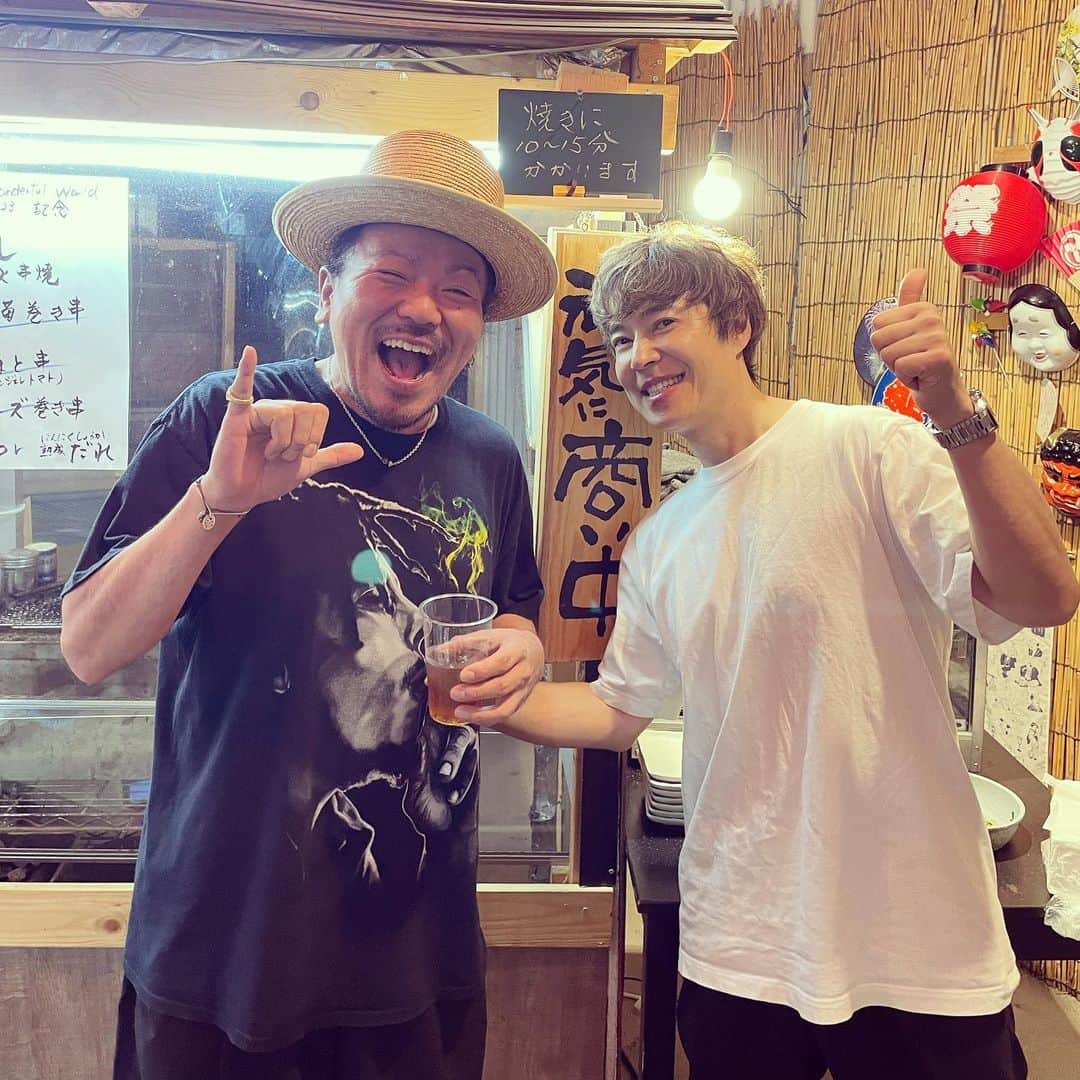 シーサーのインスタグラム：「． ． 約1年ぶりにNARGOさんと🙌  一緒に吹ける喜びを超えて NARGOさんが1曲マルっと ハモってくれるというヤバさ🎺😭  cc: @tabuzombie @keniikawa  and. ラッパ会のみなさま 相変わらずNARGOさんはサイコウとか そーゆーのを超えておりました◎ ピス！  📸 2枚目 @saru_0305   #東京スカパラダイスオーケストラ #スカパラ #DOBERMAN_ska #ラッパ吹き #トランペッター」